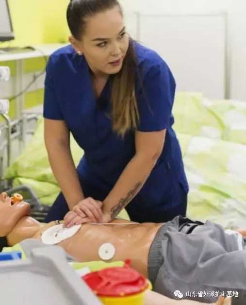 少侠且慢！回国前先把英国银行卡注销关闭了再走